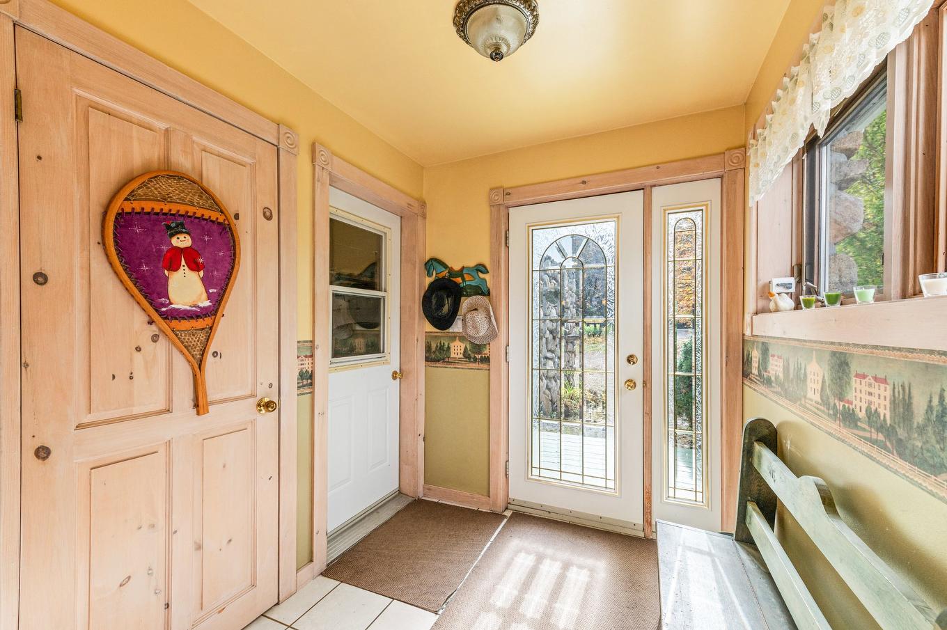 Hall d'entrée/Vestibule - 44 Ch. Paquette, Val-Des-Lacs, QC - Indoor Photo Showing Other Room