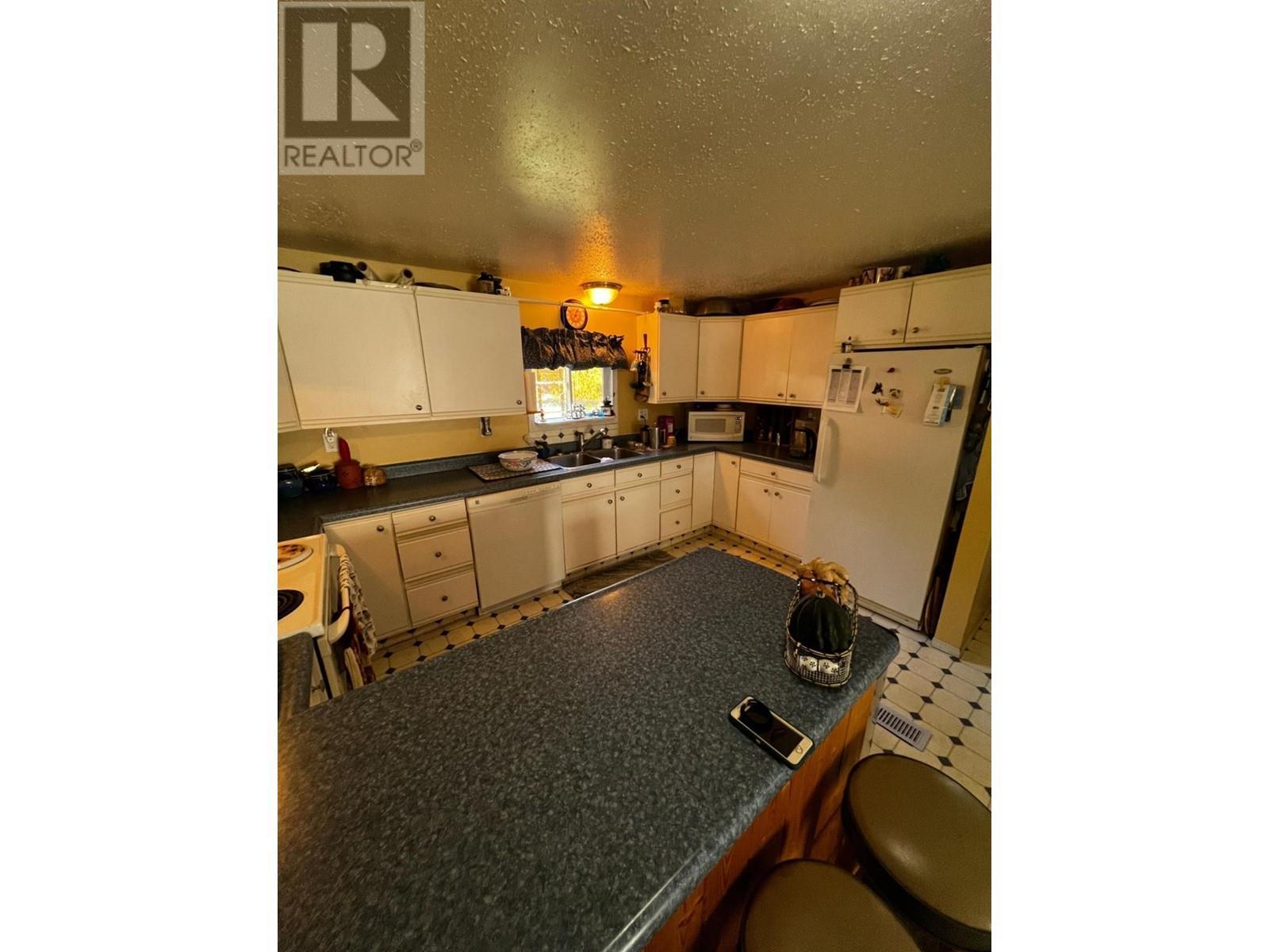 5707 Clement Road, Kitchener, BC - Indoor Photo Showing Other Room