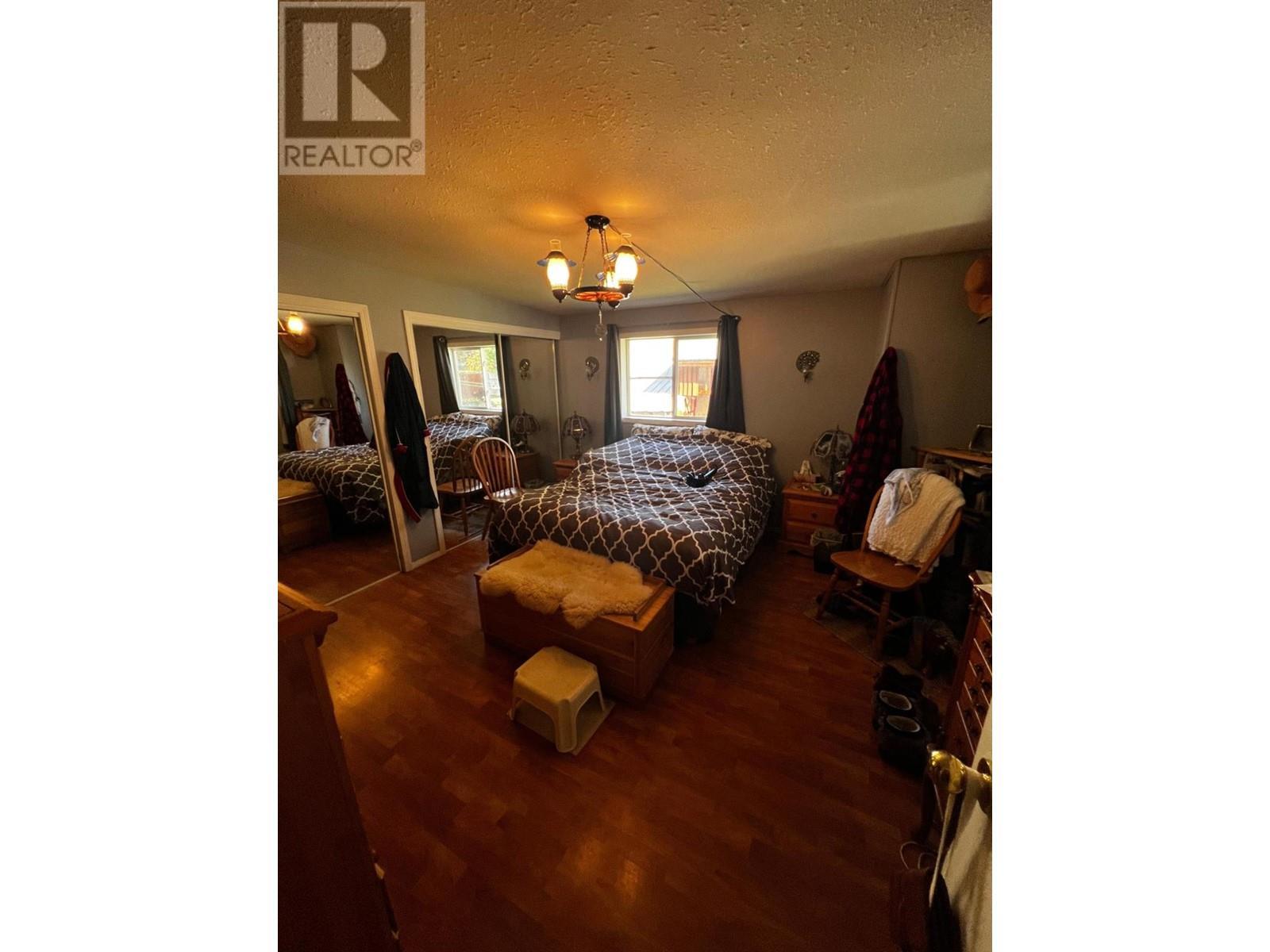 5707 Clement Road, Kitchener, BC - Indoor