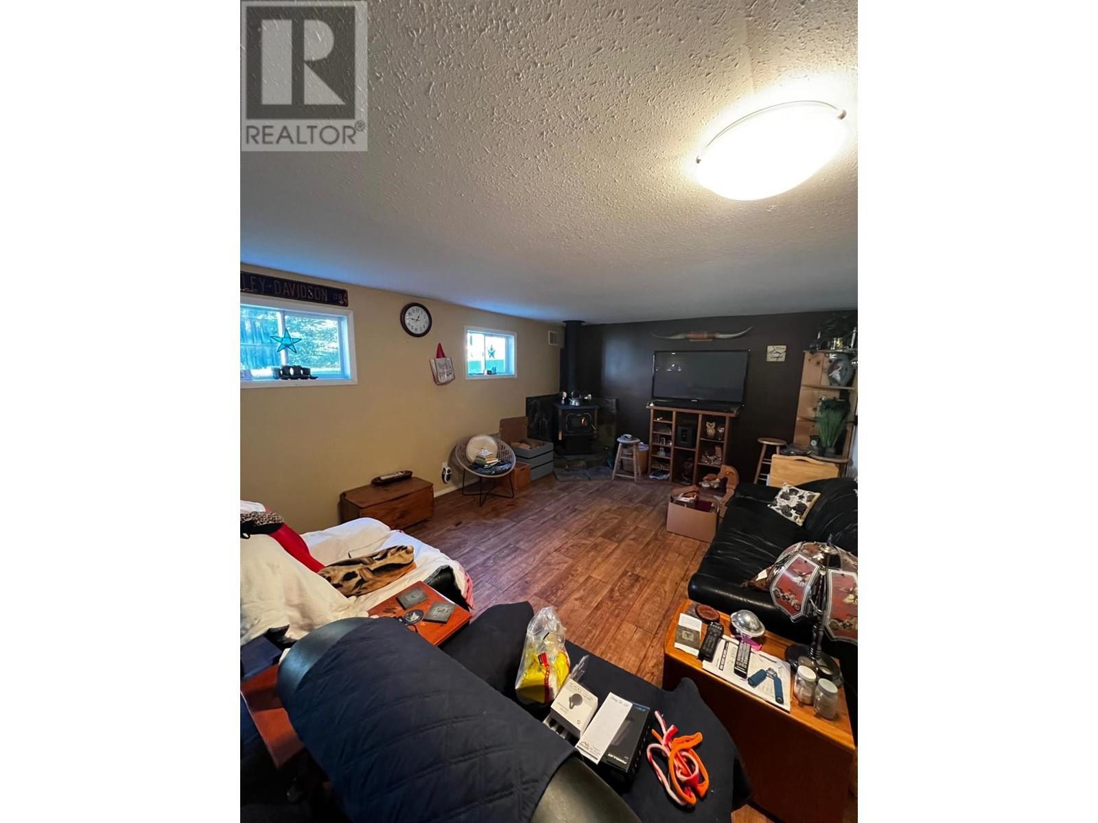 5707 Clement Road, Kitchener, BC - Indoor