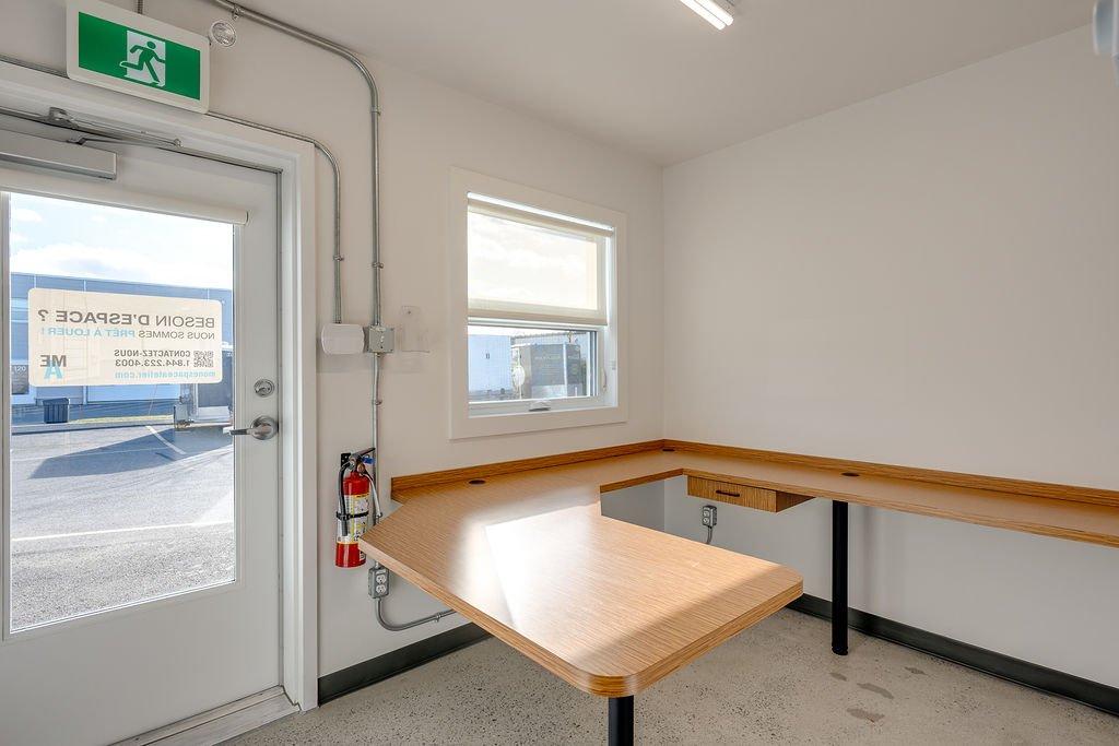 Office - 116A-98 Rue Blanchard, Sainte-Thérèse, QC - Indoor Photo Showing Other Room