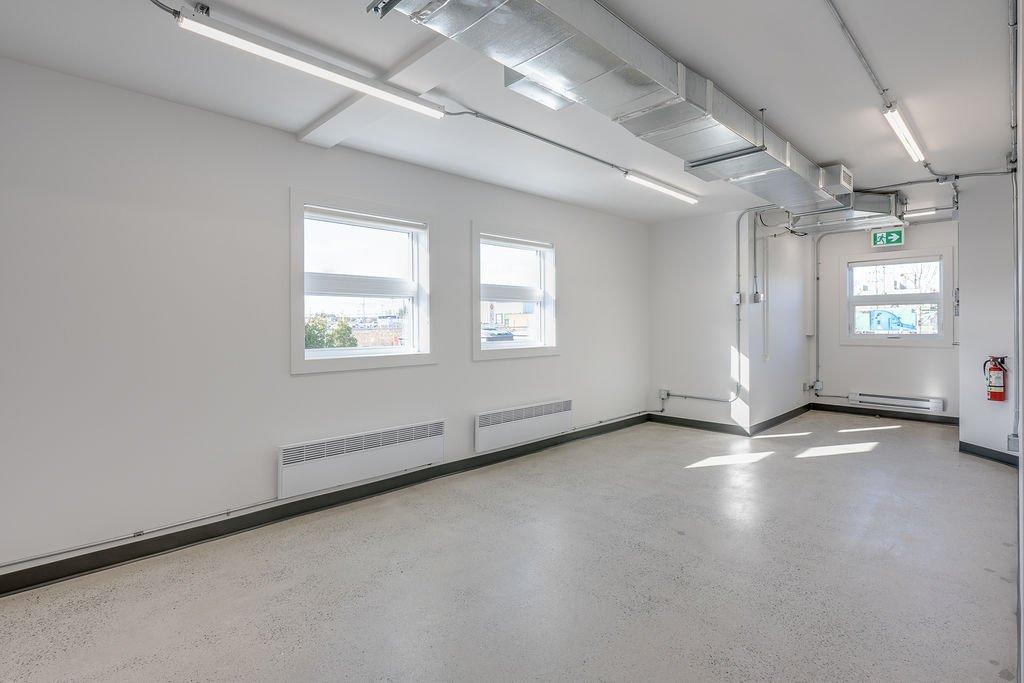 Office - 116A-98 Rue Blanchard, Sainte-Thérèse, QC - Indoor Photo Showing Other Room