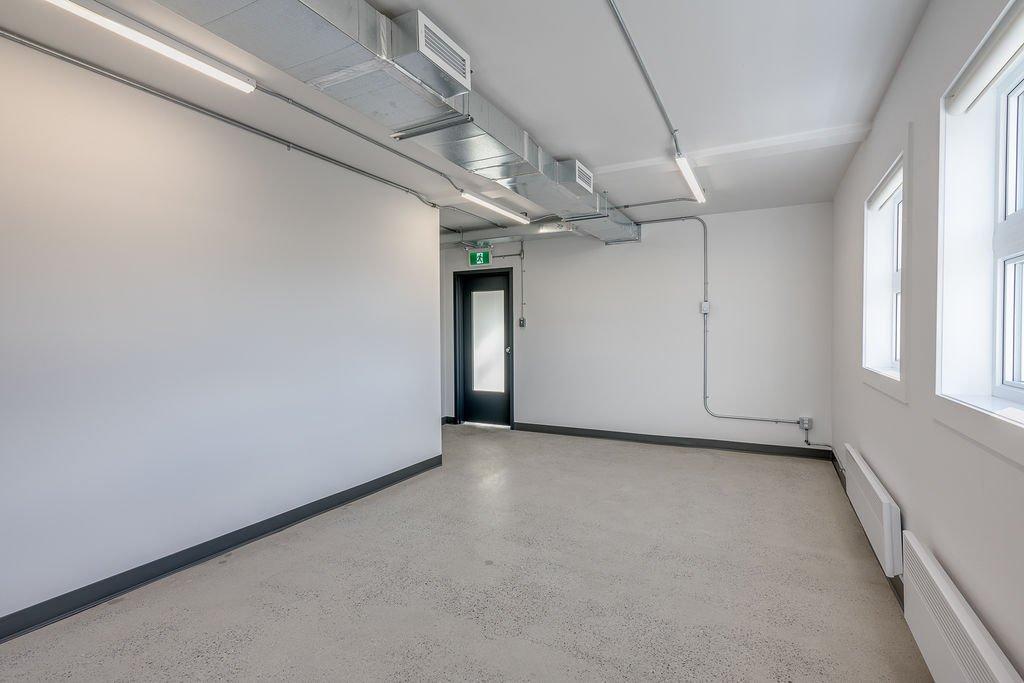 Office - 116A-98 Rue Blanchard, Sainte-Thérèse, QC - Indoor Photo Showing Garage