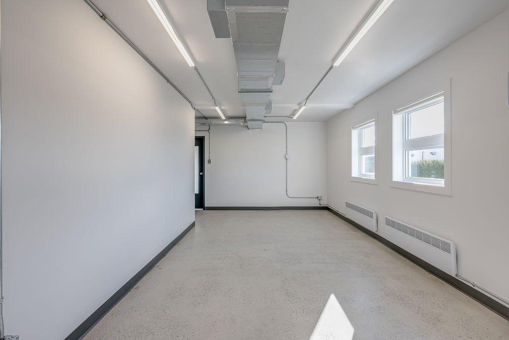 Office - 116A-98 Rue Blanchard, Sainte-Thérèse, QC - Indoor Photo Showing Garage