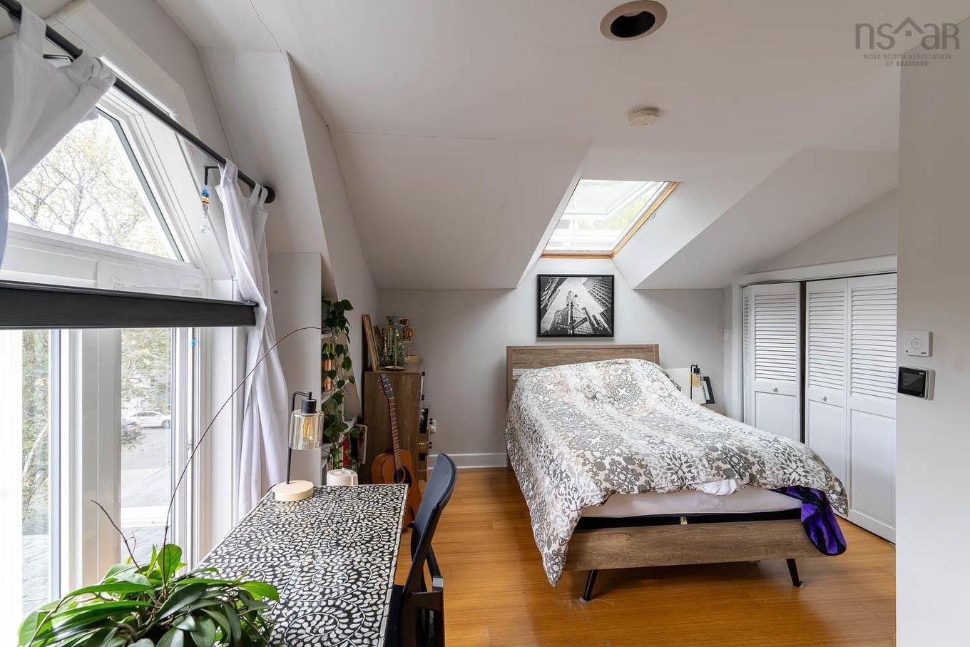 6040 South Street, Halifax Peninsula, NS