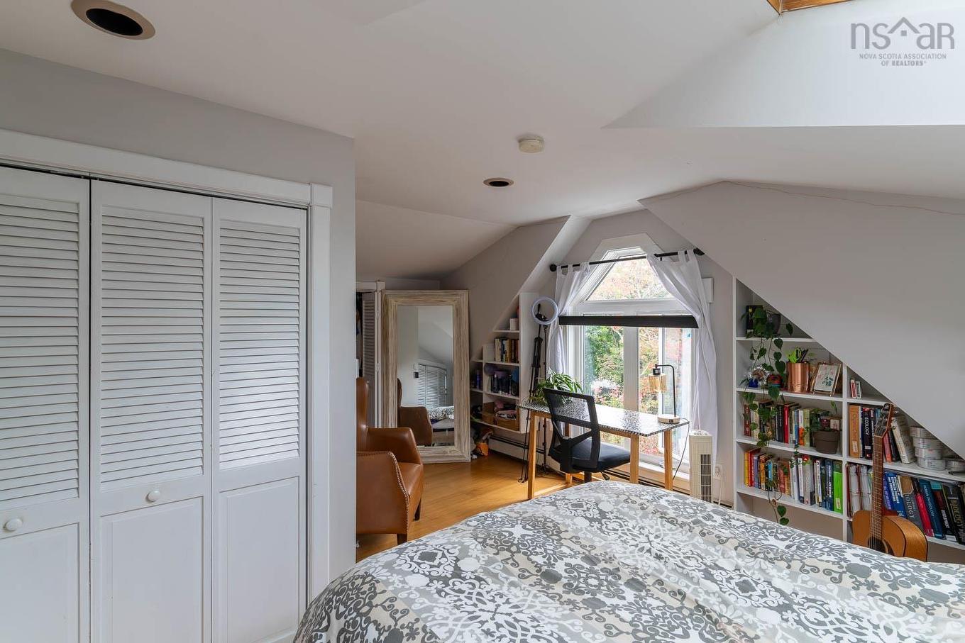 6040 South Street, Halifax Peninsula, NS