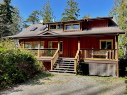 1027 Jensens Bay Rd Tofino, BC V0R 2Z0