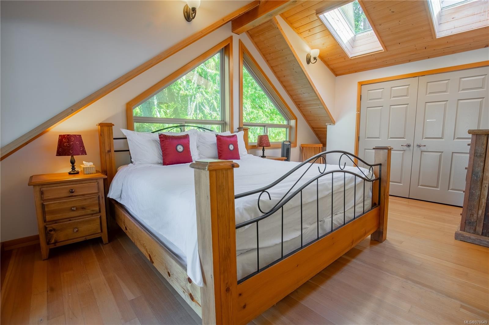 1027 Jensens Bay Rd, Tofino, BC