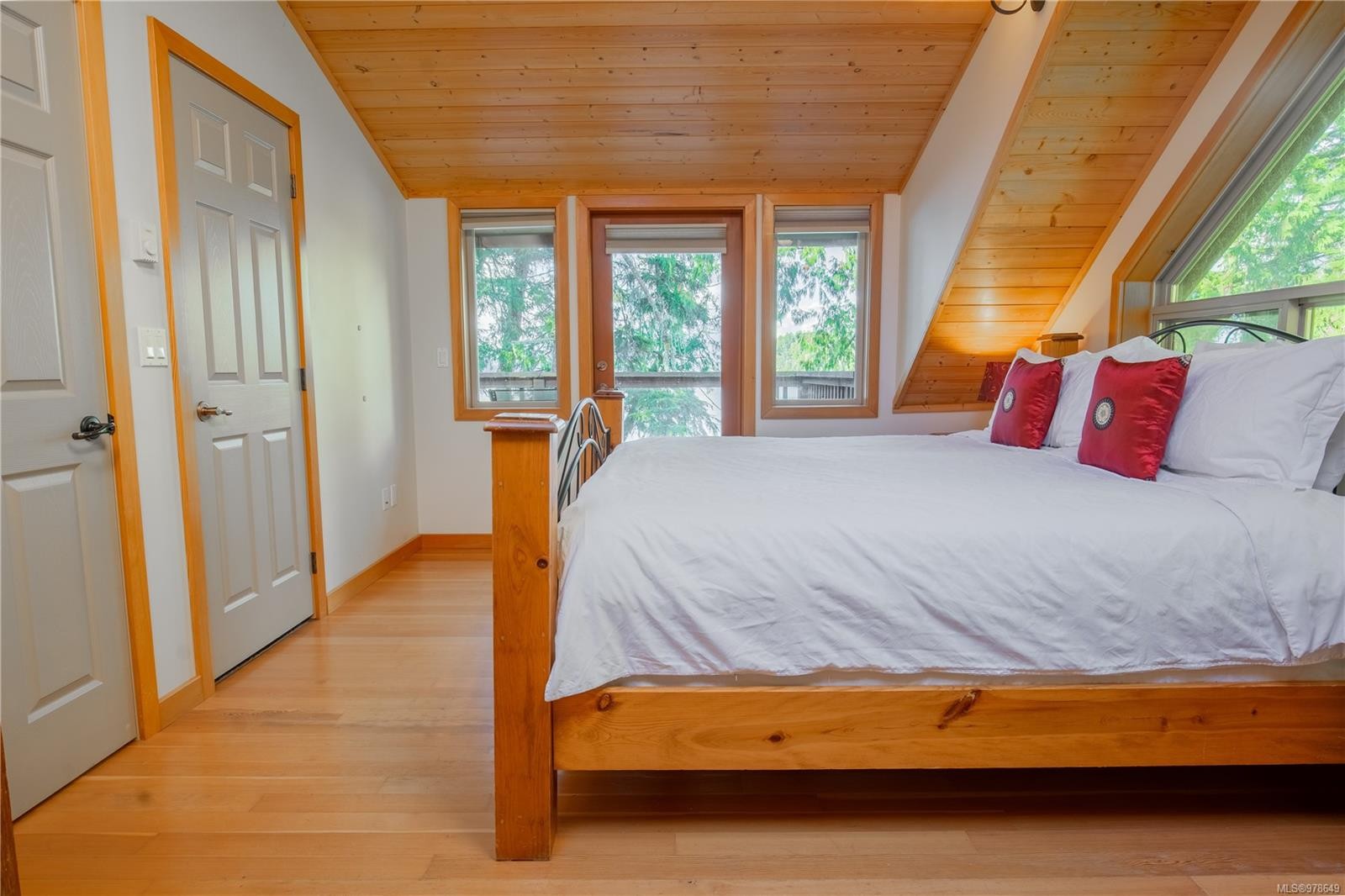 1027 Jensens Bay Rd, Tofino, BC