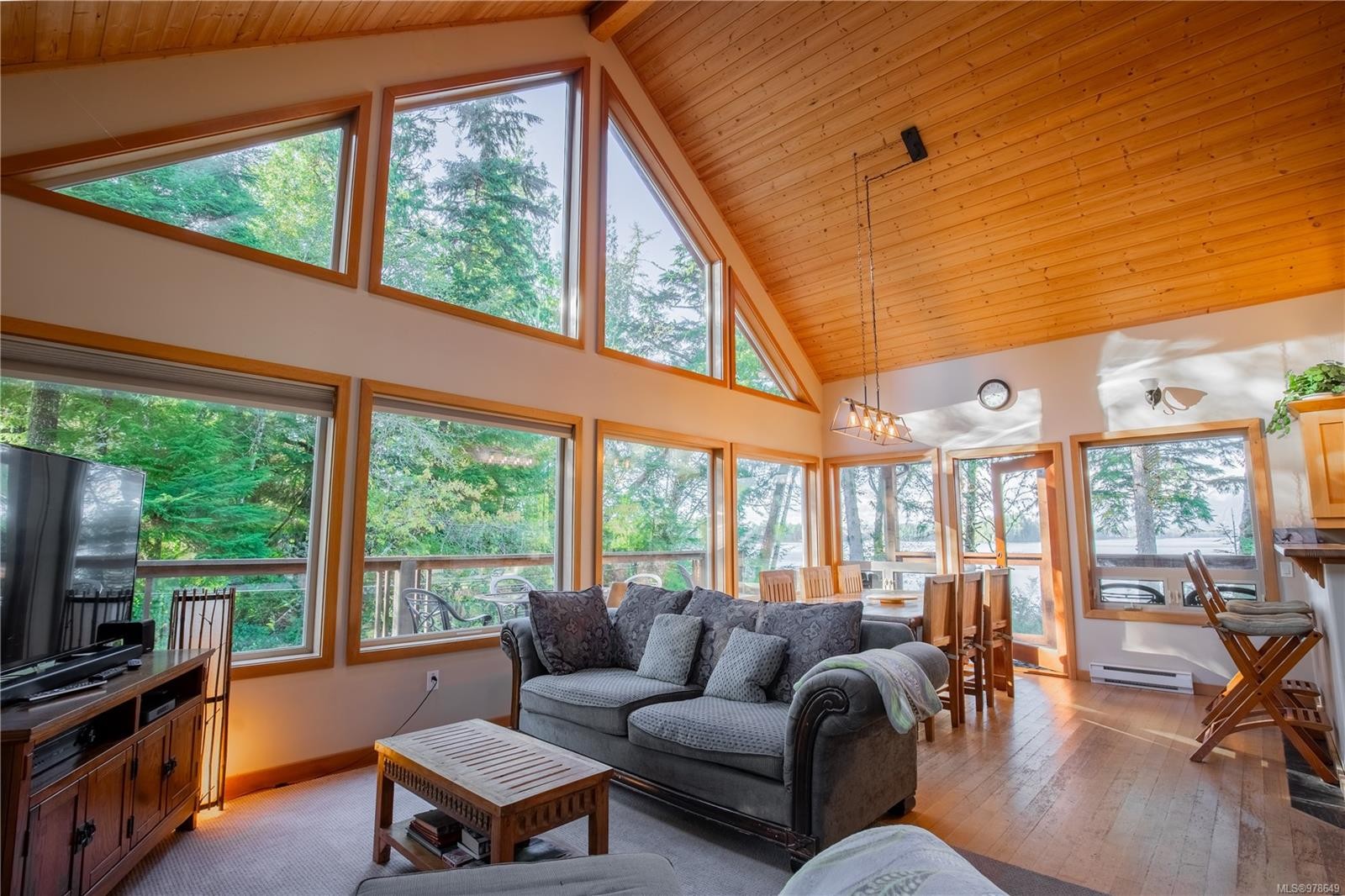 1027 Jensens Bay Rd, Tofino, BC