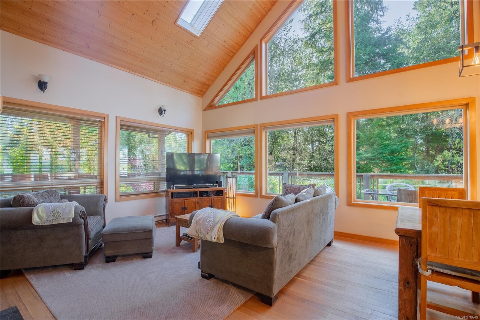 1027 Jensens Bay Rd, Tofino, BC