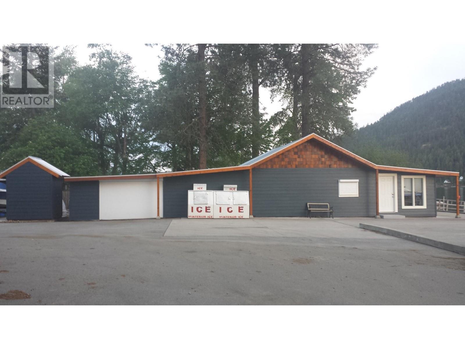Store/Rental Room - 173 Larson Road, Christina Lake, BC