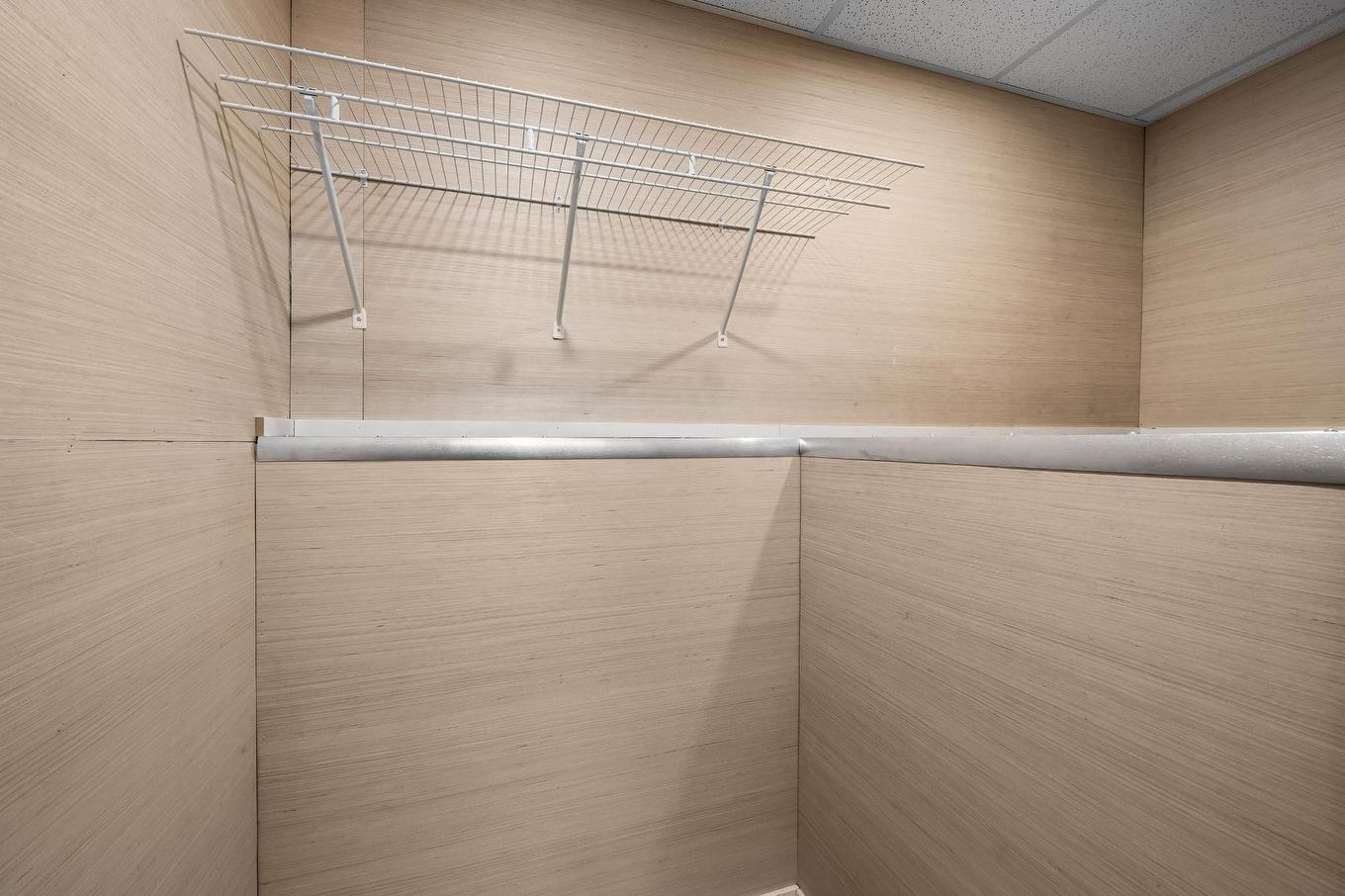 1050 North Glen Drive, Kamloops, BC - Indoor