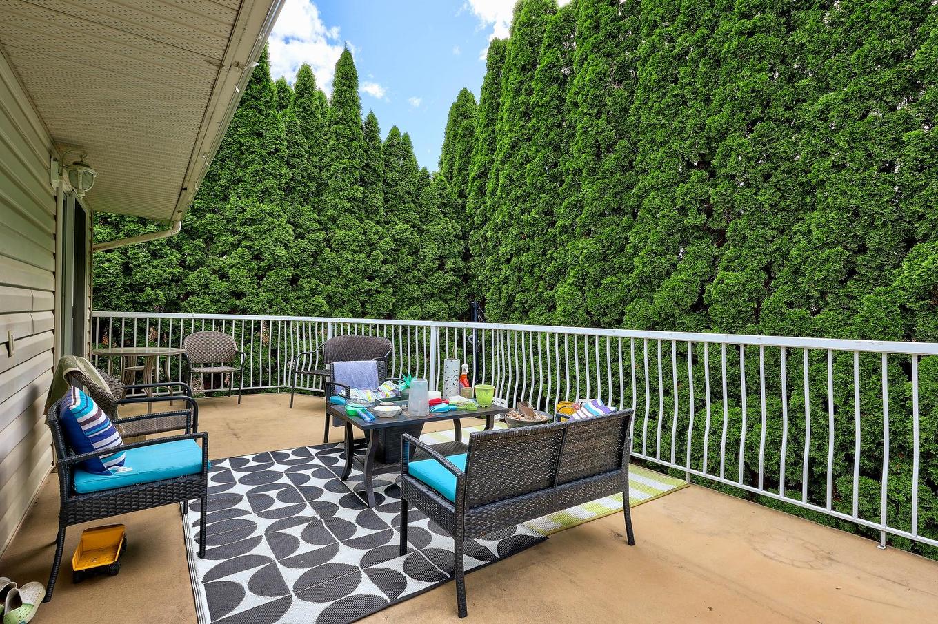 1050 North Glen Drive, Kamloops, BC - Outdoor With Deck Patio Veranda With Exterior