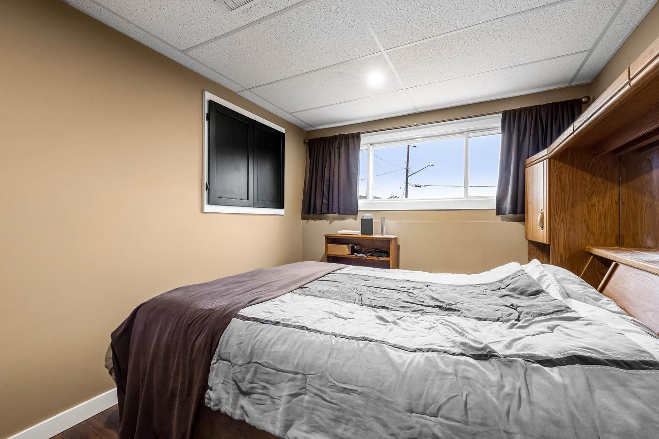 1050 North Glen Drive, Kamloops, BC - Indoor Photo Showing Bedroom