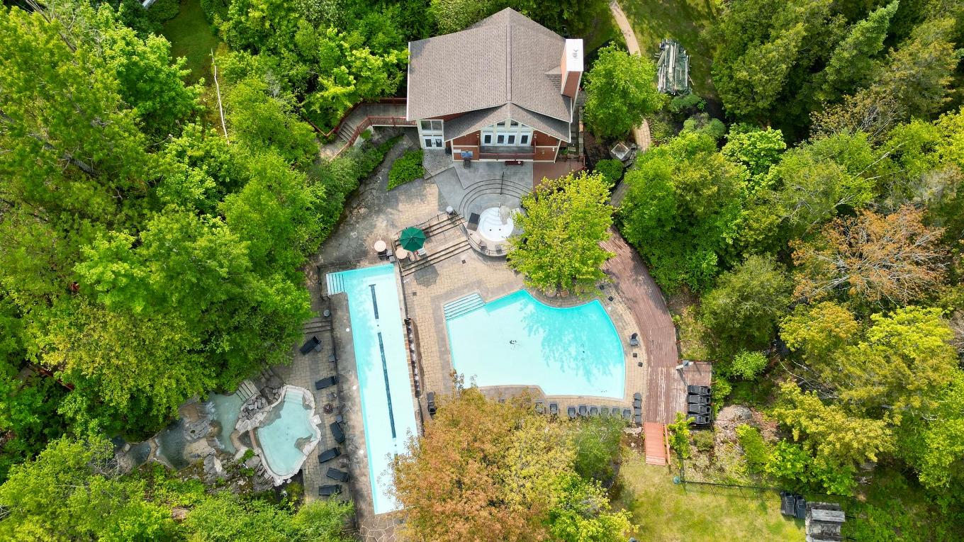 Pool - 2-215 Ch. Des Quatre-Sommets, Mont-Tremblant, QC - Outdoor With In Ground Pool