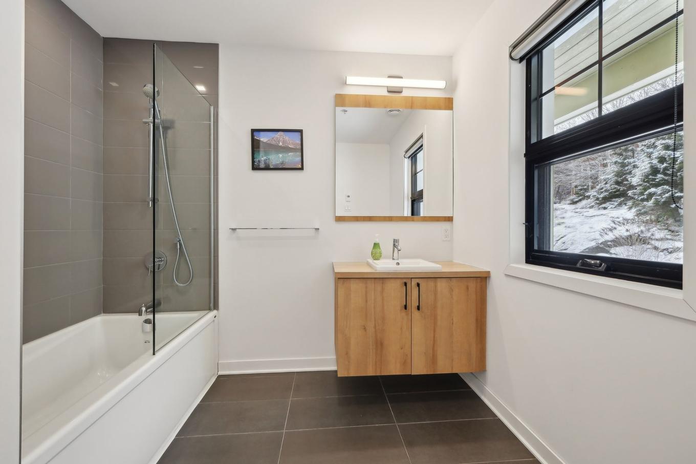 Bathroom - 2-215 Ch. Des Quatre-Sommets, Mont-Tremblant, QC - Indoor Photo Showing Bathroom