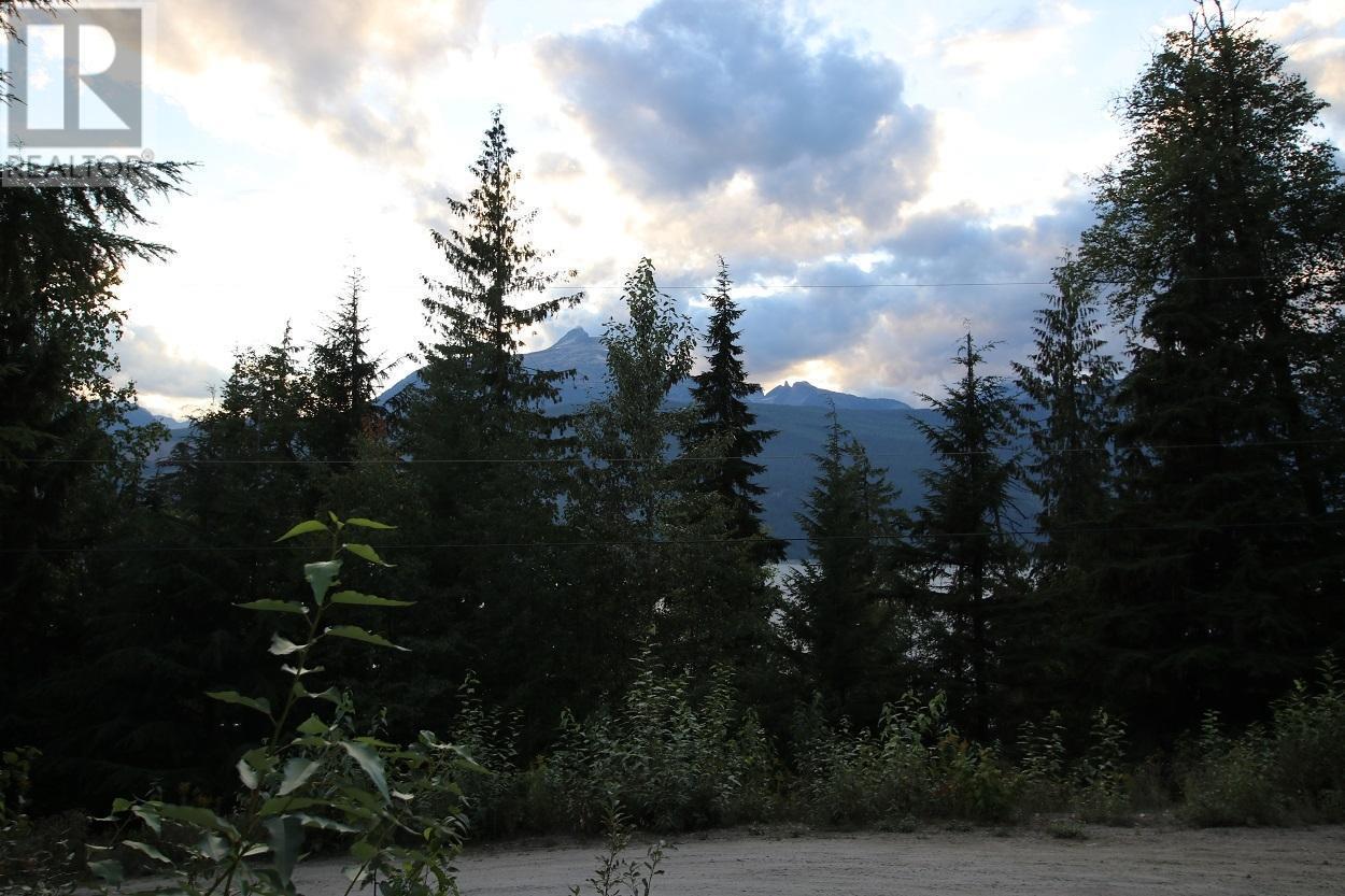 5621 Highway 23, Nakusp, BC