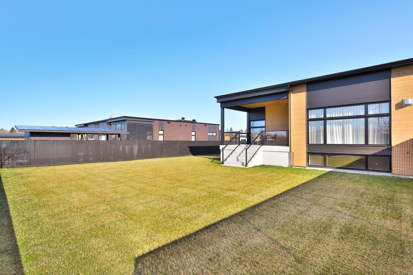 Backyard - 19 Rue Des Trembles, Saint-Jean-Sur-Richelieu, QC - Outdoor