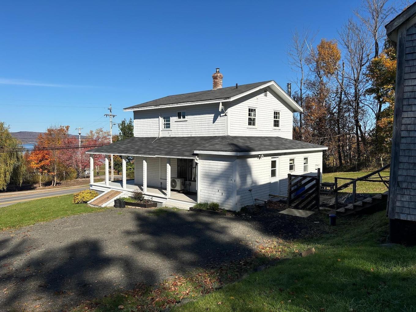 210 Highway 1, Smiths Cove, NS