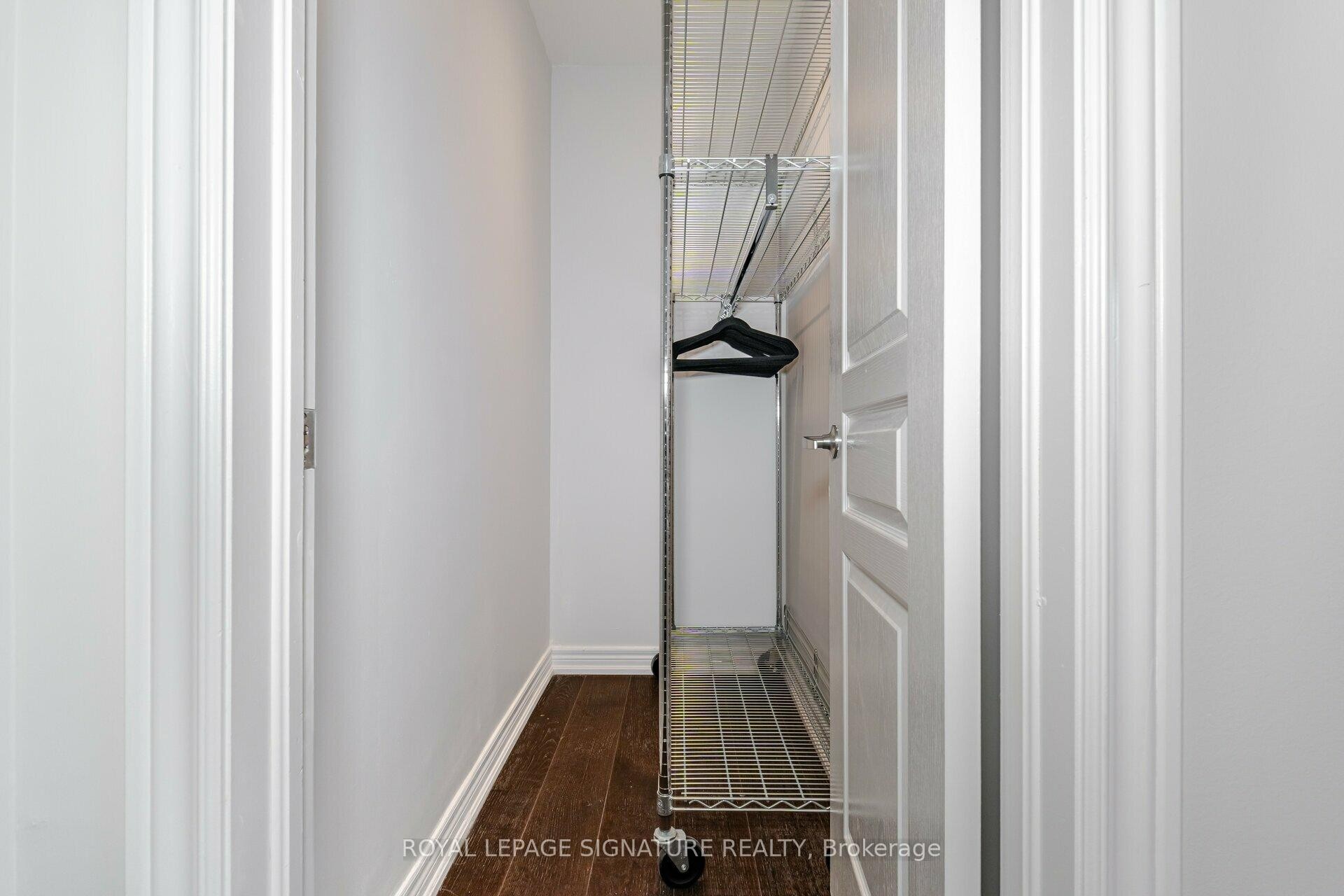 5520 Meadowcrest Avenue, Mississauga, ON - Indoor Photo Showing Other Room