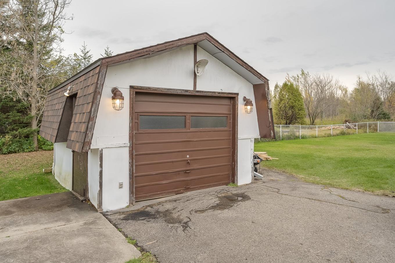 Garage - 1520 Ch. Ste-Angélique, Saint-Lazare, QC - Outdoor With Exterior