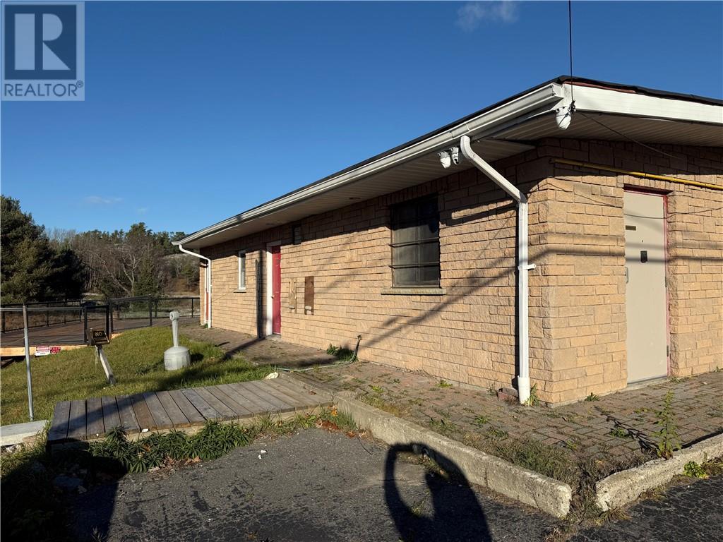 1203 Main, Whitefish Falls, ON