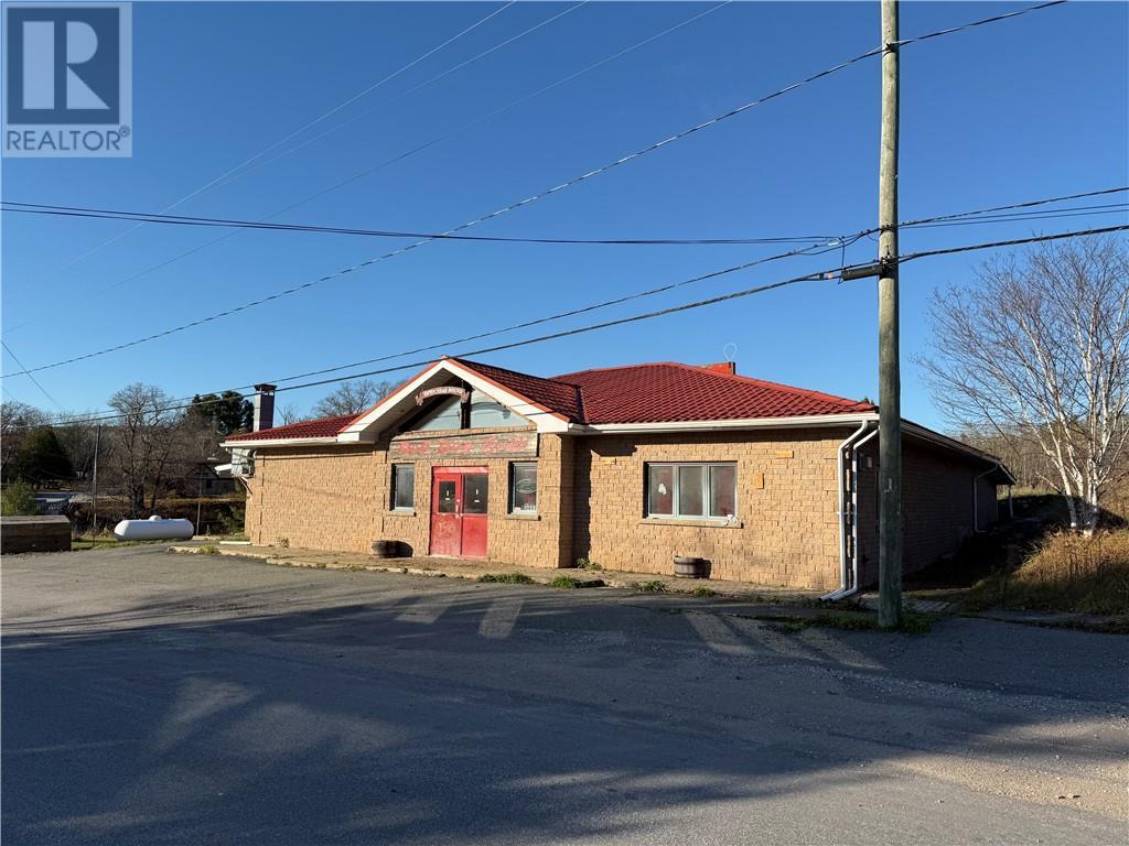 1203 Main, Whitefish Falls, ON