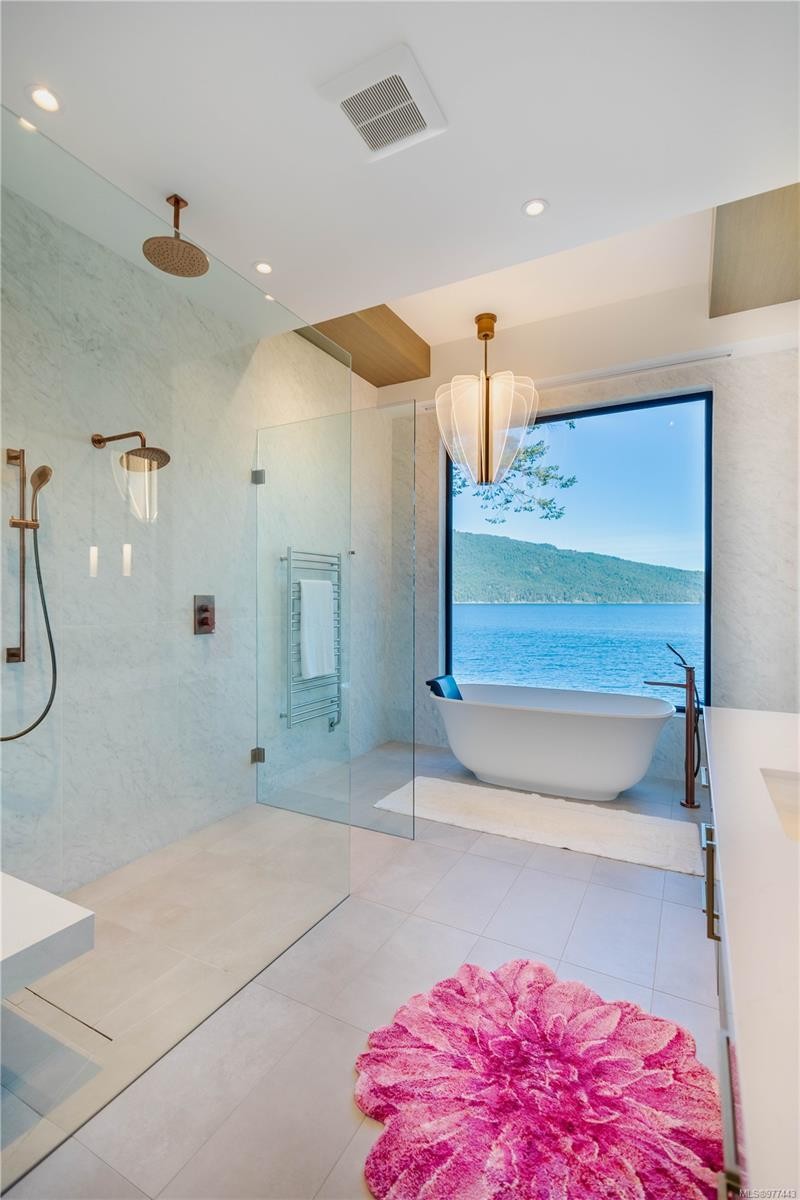 848 Lands End Rd, North Saanich, BC