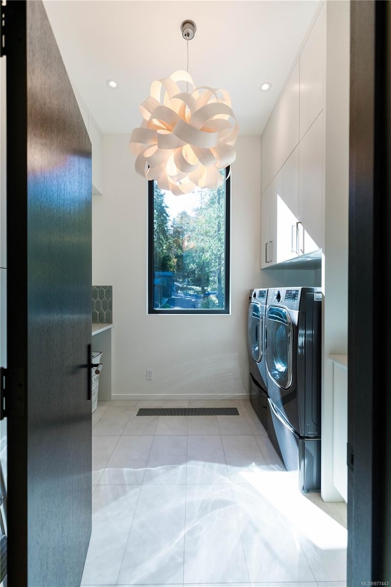 848 Lands End Rd, North Saanich, BC