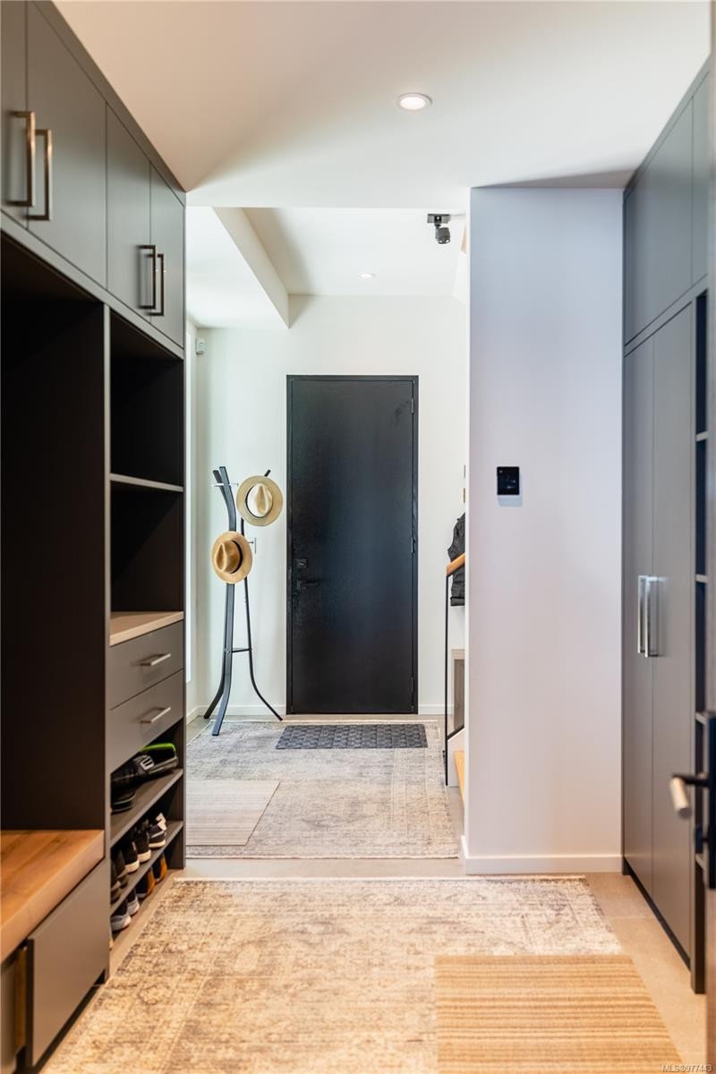 848 Lands End Rd, North Saanich, BC