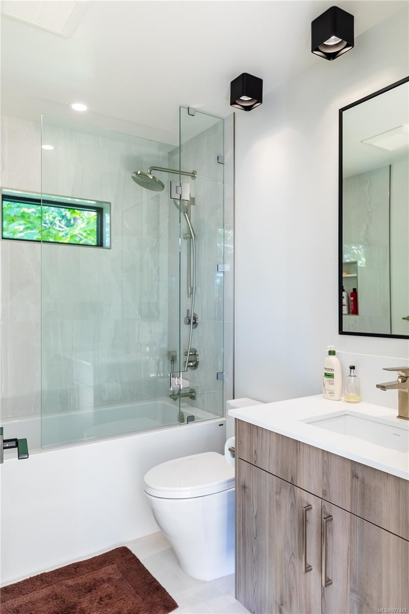 848 Lands End Rd, North Saanich, BC