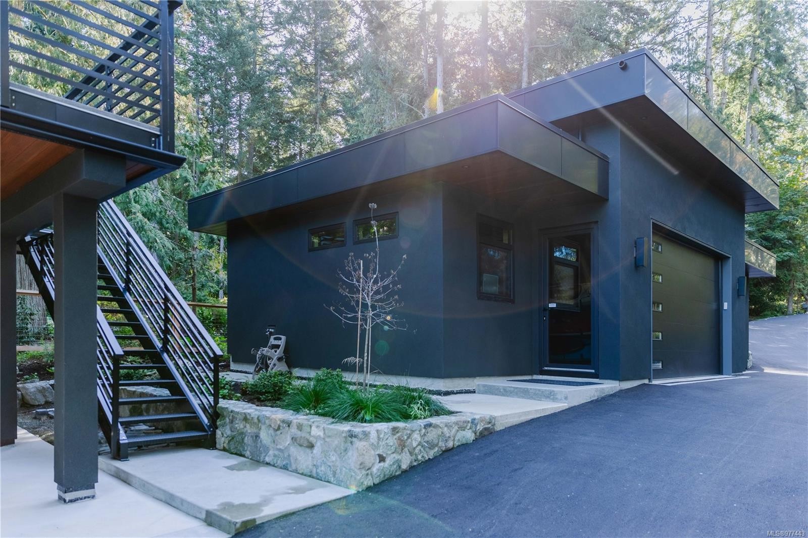 848 Lands End Rd, North Saanich, BC