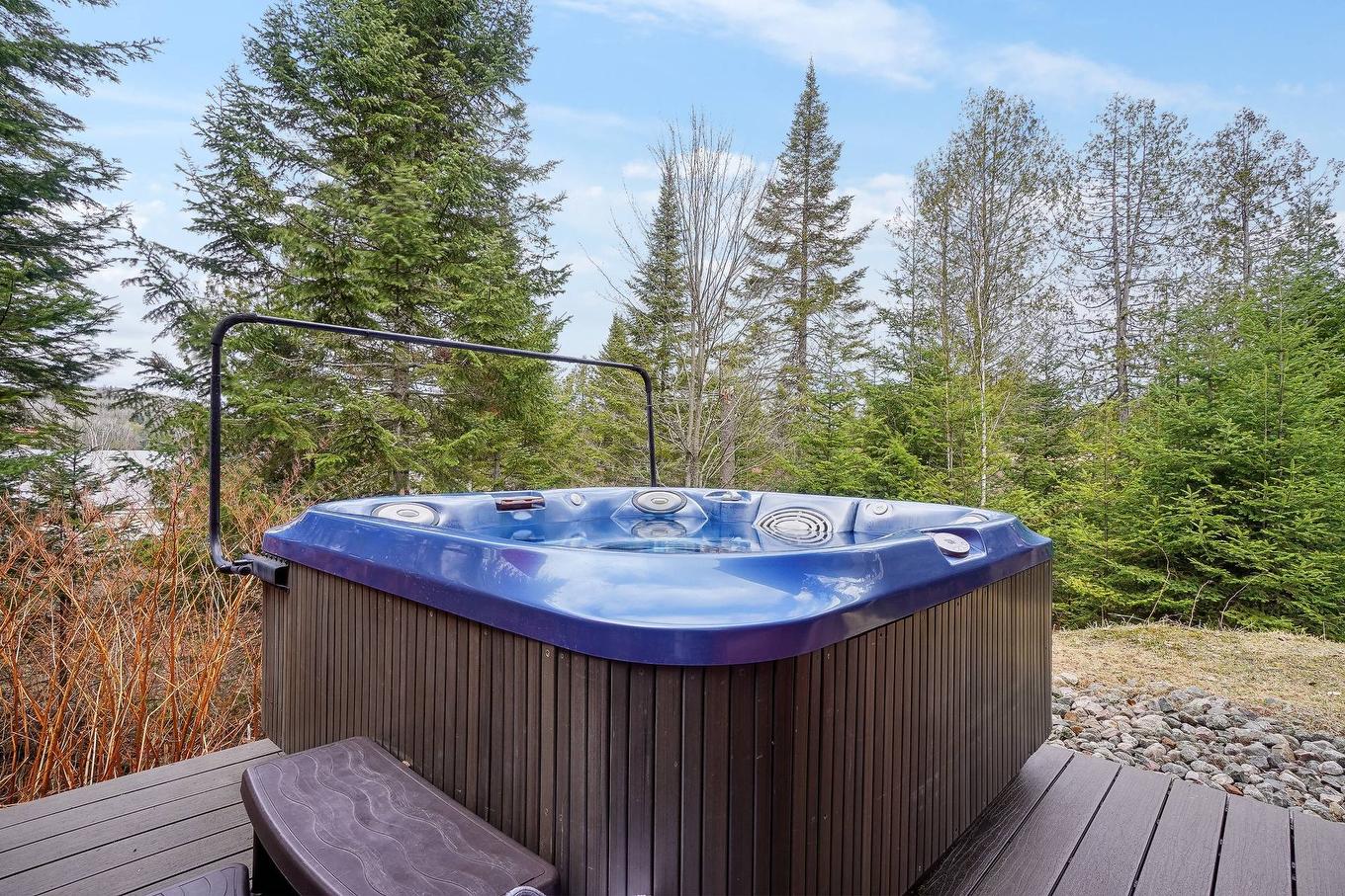 Hot tub - 110-1 Ch. De La Fraternité, Lac-Supérieur, QC - Outdoor With Deck Patio Veranda