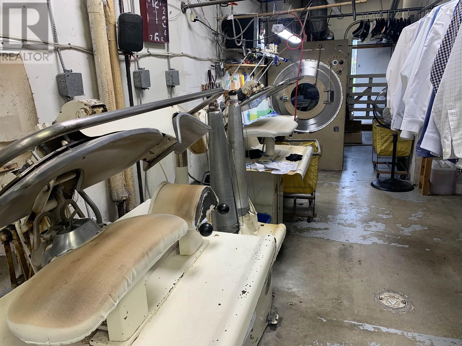 360 3025 Lougheed Highway, Coquitlam, BC