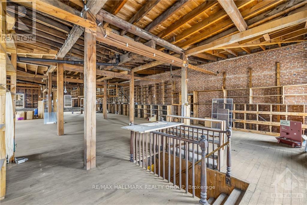 2 Gore Street E, Perth, ON