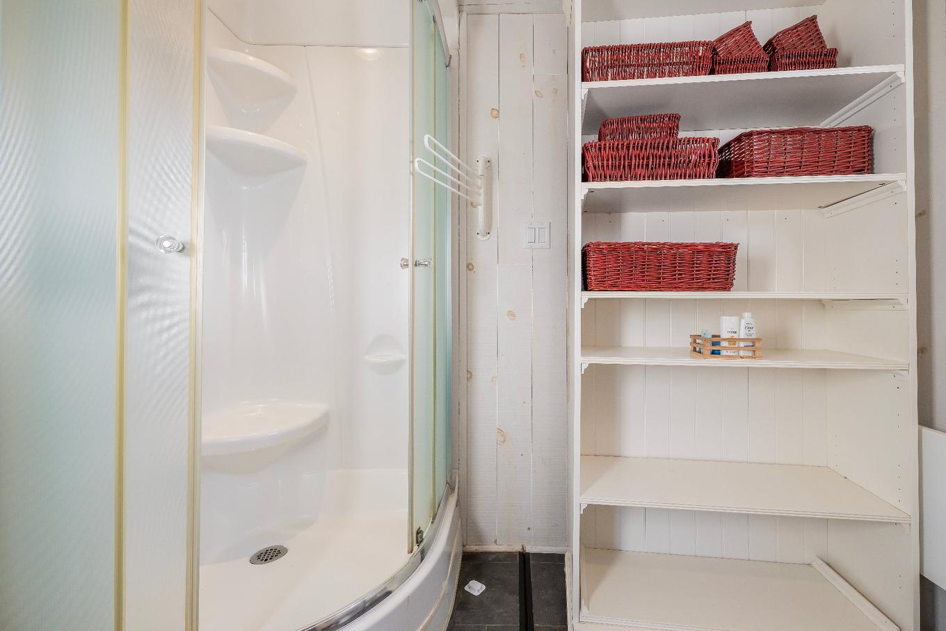 Bathroom - 2548 Route 199, Les Îles-De-La-Madeleine, QC - Indoor Photo Showing Bathroom