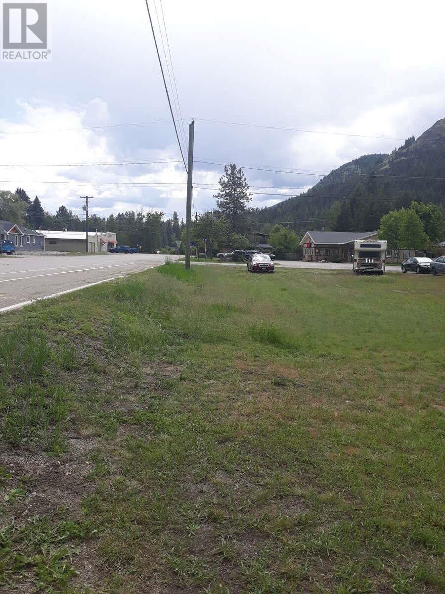 607 6 Avenue, Midway, BC