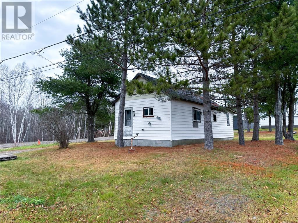 3 Lloyd, Capreol, ON - Outdoor