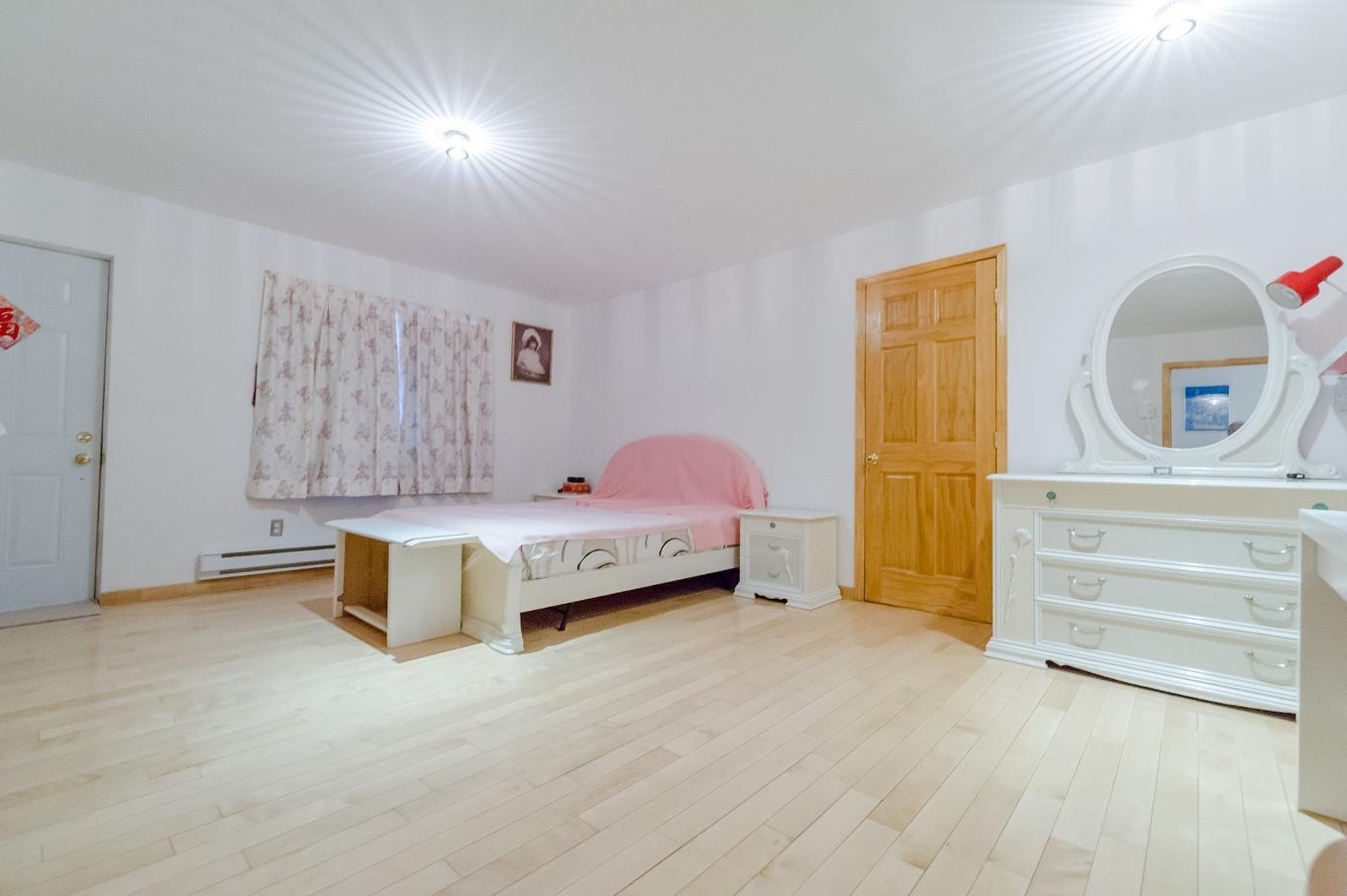 Master bedroom - 5558 - 5564 Grande Allée, Longueuil (Saint-Hubert), QC - Indoor Photo Showing Bedroom