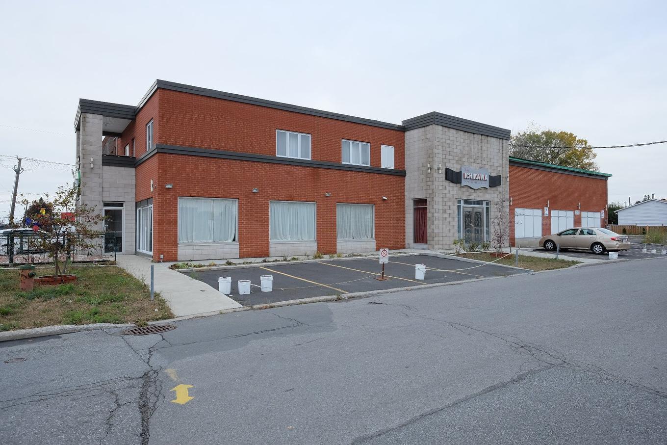 Exterior entrance - 5558 - 5564 Grande Allée, Longueuil (Saint-Hubert), QC - Outdoor