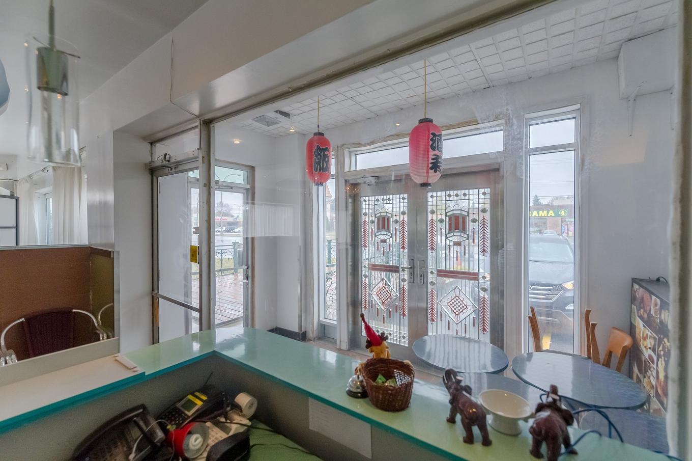 Restaurant - 5558 - 5564 Grande Allée, Longueuil (Saint-Hubert), QC - Indoor