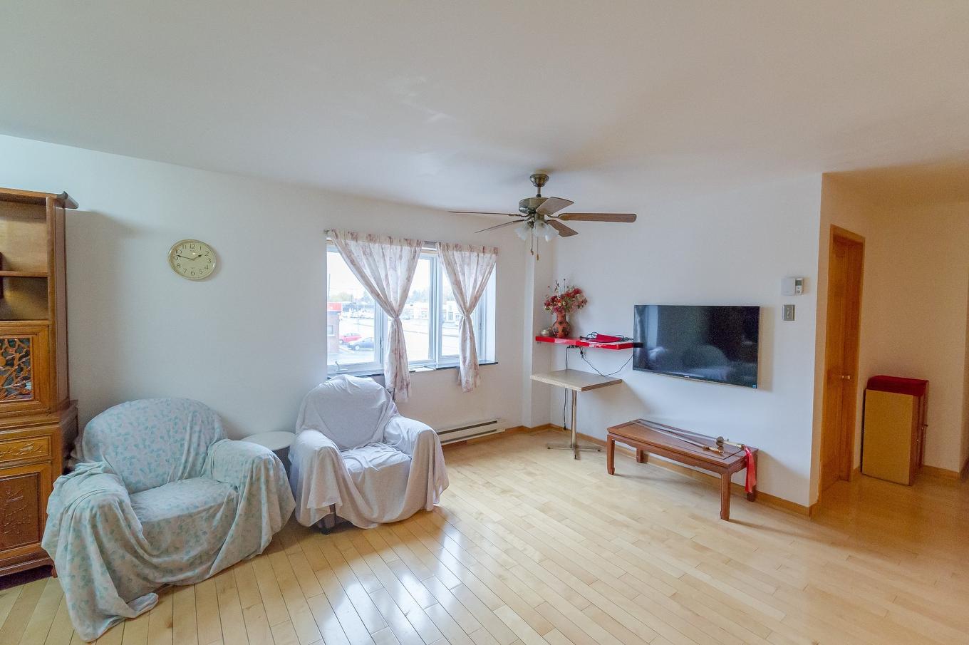 Family room - 5558 - 5564 Grande Allée, Longueuil (Saint-Hubert), QC - Indoor Photo Showing Living Room