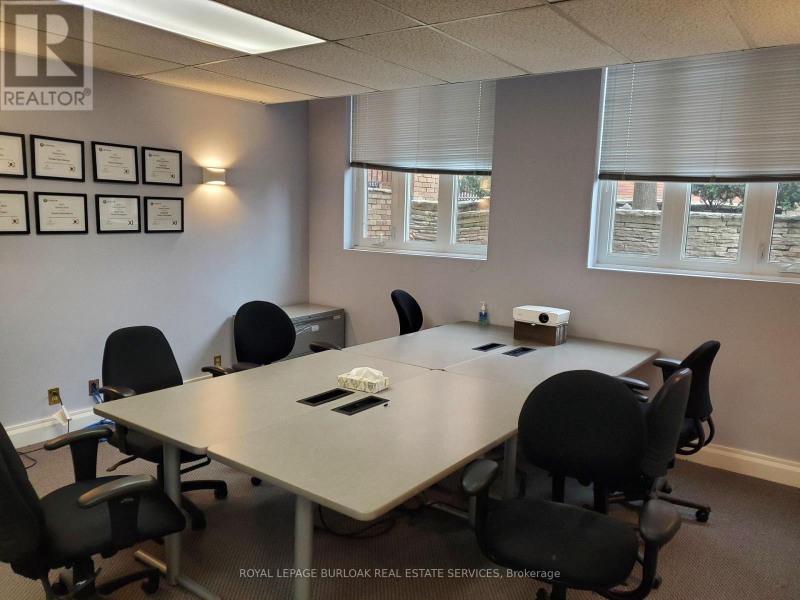 100 - 34 Village Centre Place, Mississauga, ON