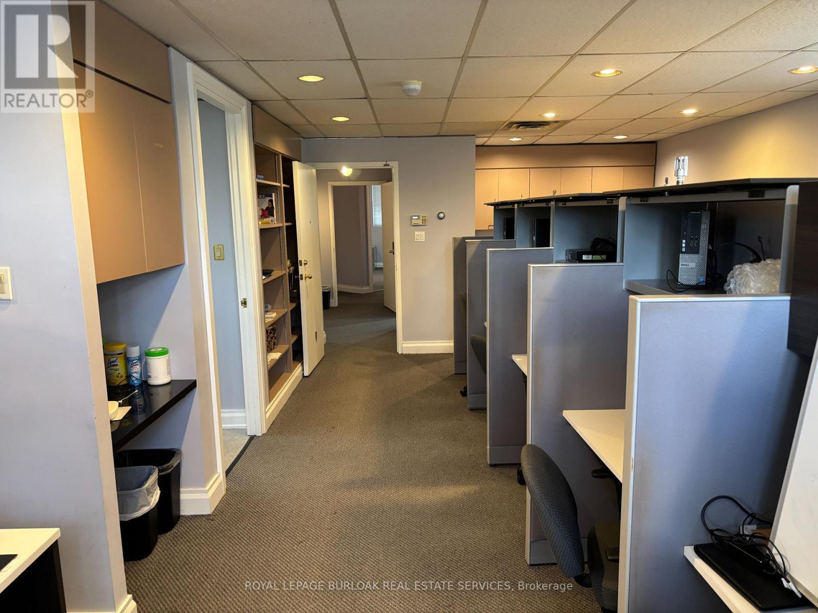 100 - 34 Village Centre Place, Mississauga, ON