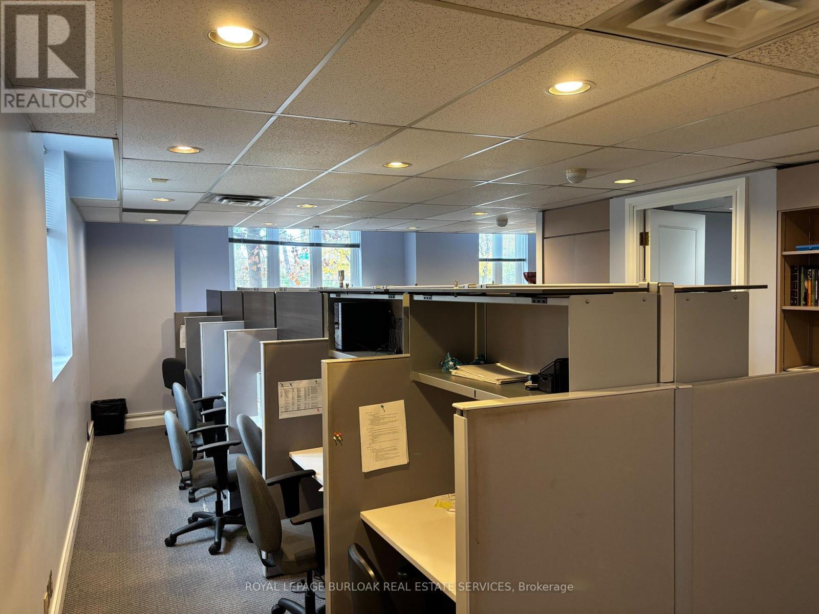 100 - 34 Village Centre Place, Mississauga, ON