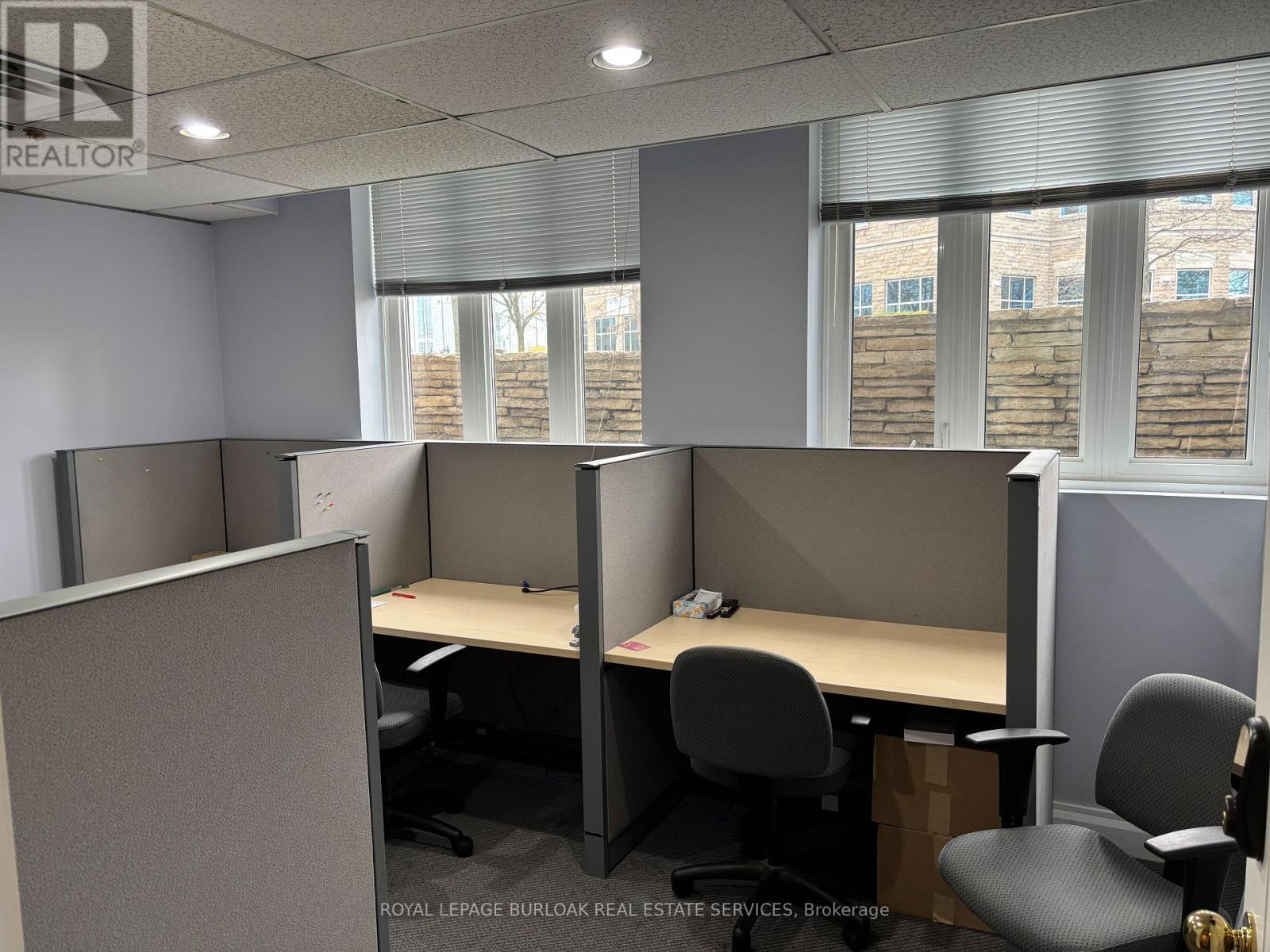 100 - 34 Village Centre Place, Mississauga, ON