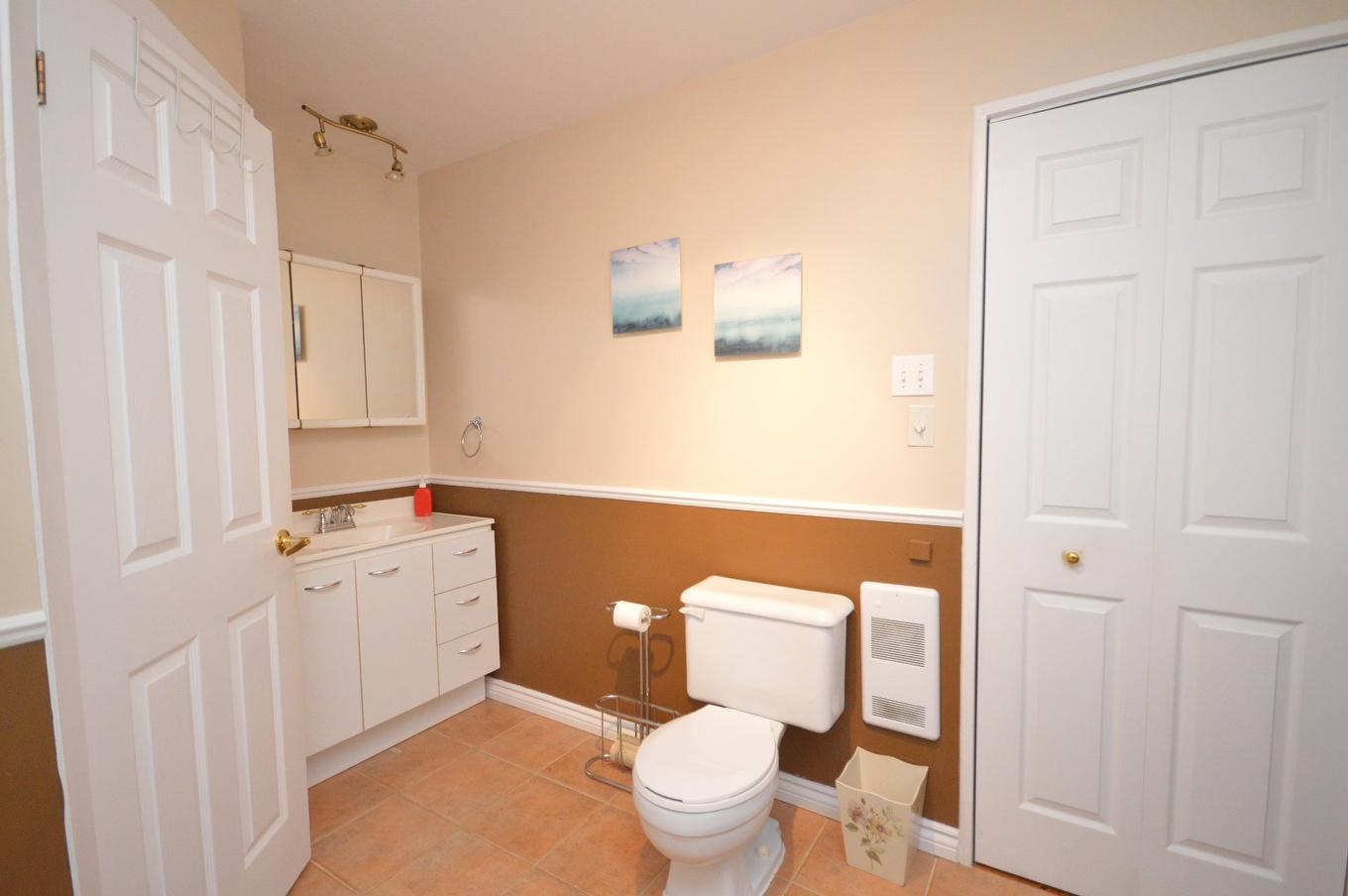 Bathroom - 9990 Ch. Du Lac-Labelle, Labelle, QC - Indoor Photo Showing Bathroom