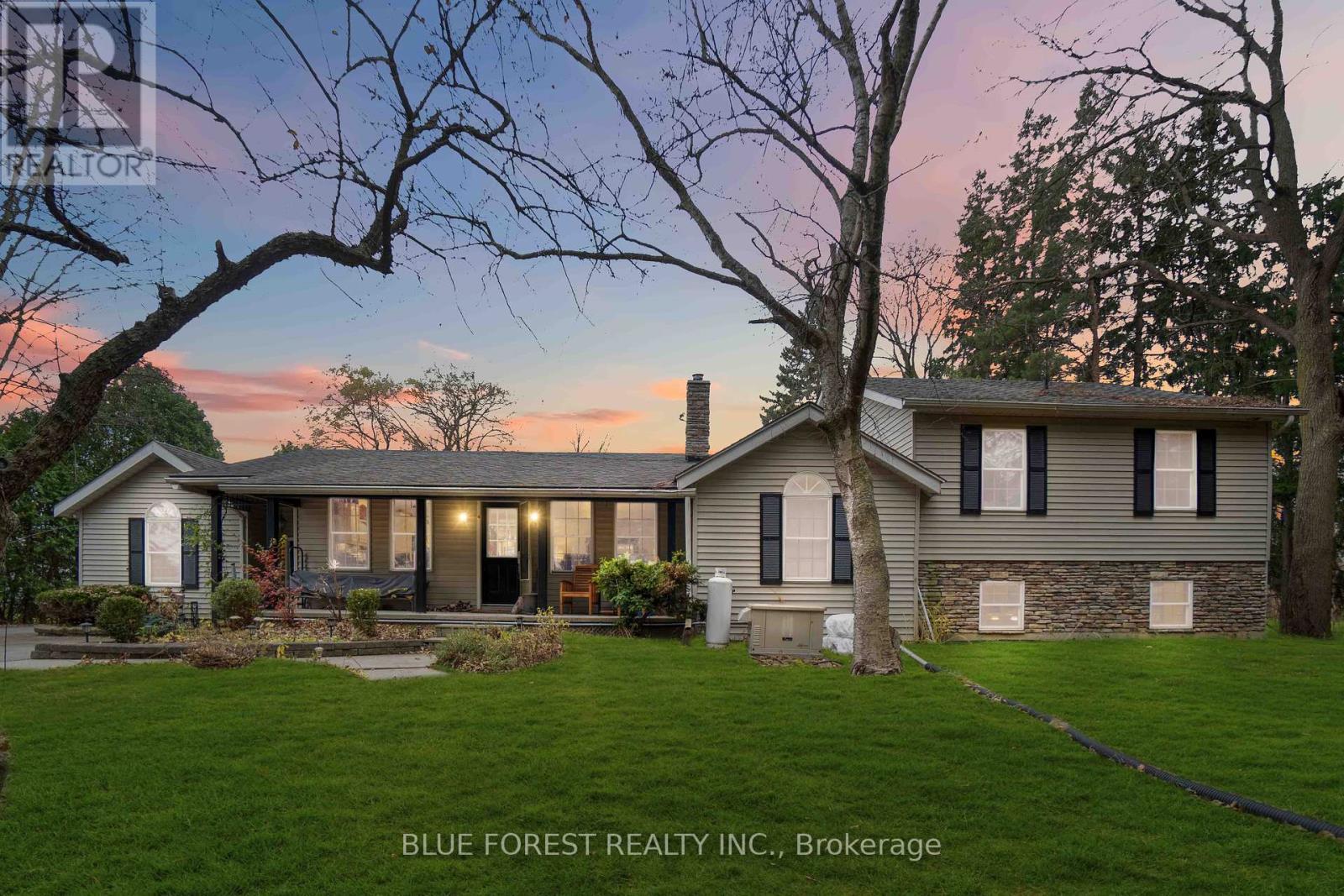 4396 Wellington Road 32, Cambridge, ON - Outdoor With Deck Patio Veranda With Facade