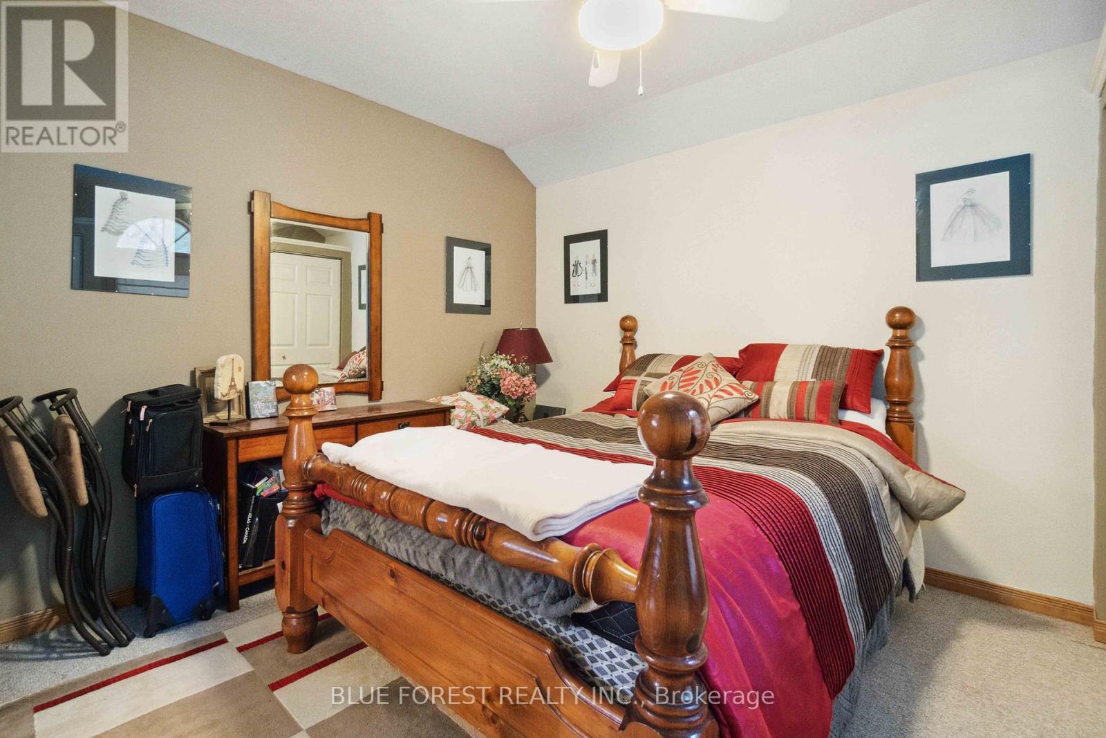 4396 Wellington Road 32, Cambridge, ON - Indoor Photo Showing Bedroom